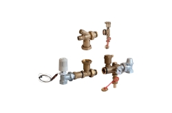 Náhled obrázku: Giacomini R557K Sada pro rozšíření běžného rozdělovače R553 na směšovací verzi 